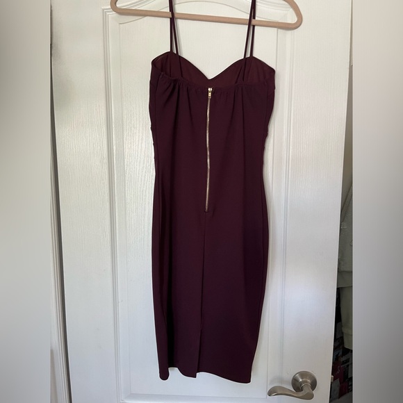 Formal Maroon Body-con Dress - Picture 2 of 4